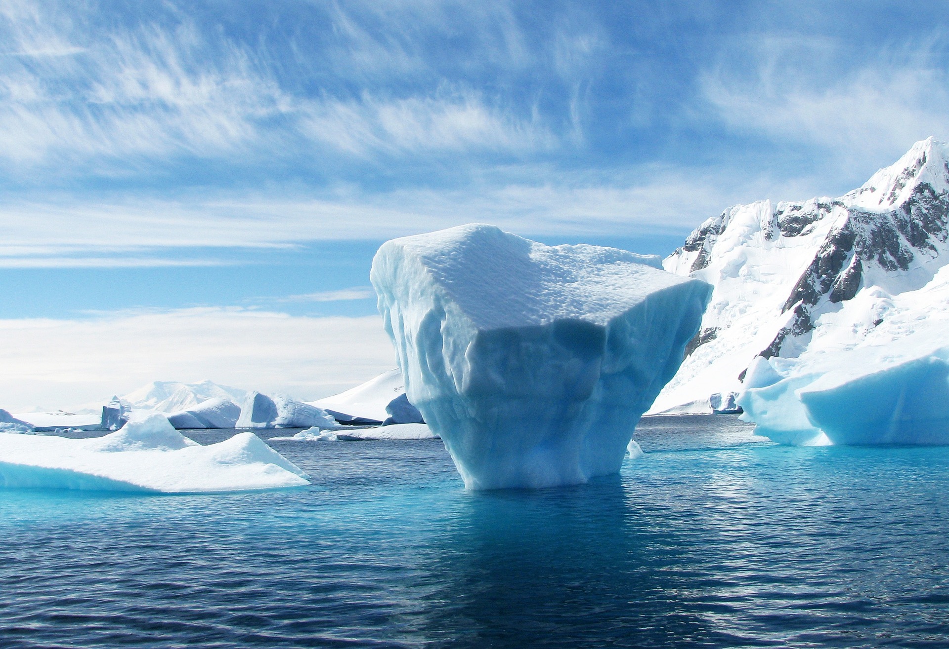 In de winter neemt het zee-ijs op Antartica altijd toe. In februari 2023 was die toename het minst in 45 jaar. 